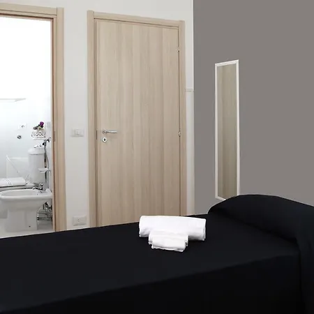 公寓 Palazzina Natalino 皮亚琴察